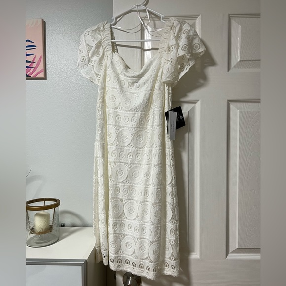 Signature by Robbie Bee - White Dress - Size 12 petite - Picture 1 of 1